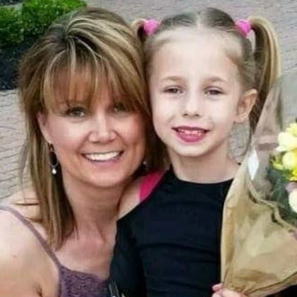 Meet your Posher, Krystal. - Picture 1 of 2